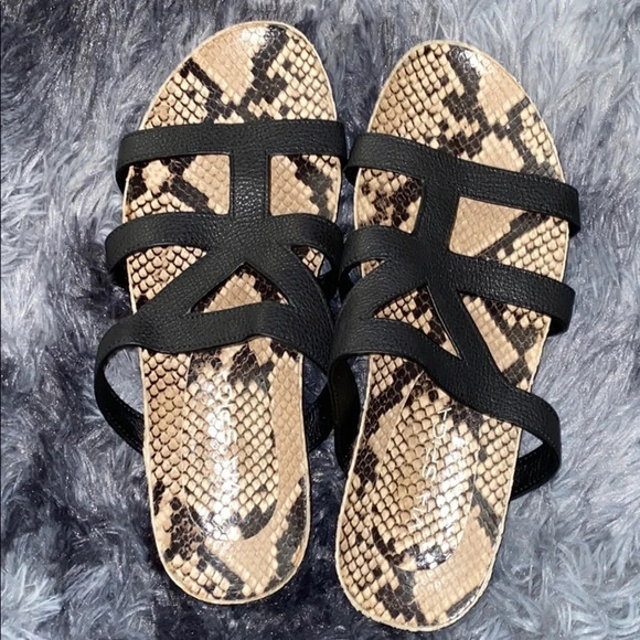 Via Spiga black  snake print women’s sandals slides Sz 39 - Picture 3 of 9